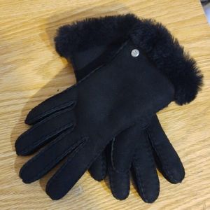 Like New! Ugg Shearling Suede Gloves Size M